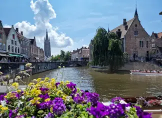 The Beautiful Walking Tour of Bruges Made Me Fall in Love with the Town